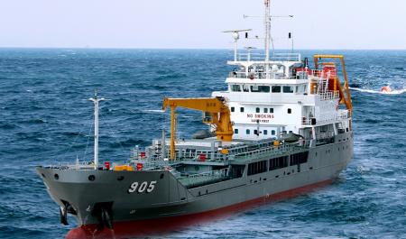 Tàu tiếp dầu trên biển 3000 tấn cho Hải quân