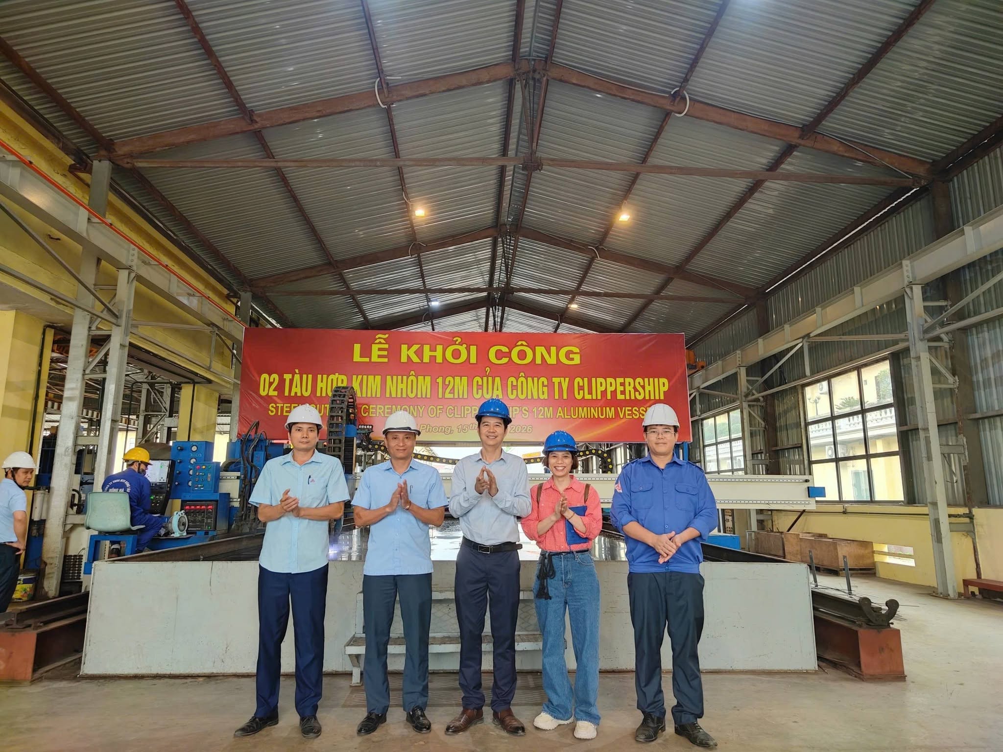 CÔNG TY ĐÓNG TÀU HỒNG HÀ BÀN GIAO 02 VỎ TÀU HỢP KIM NHÔM CLIPPERSHIP