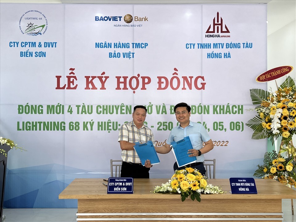 KIÊN GIANG: KÝ KẾT ĐÓNG MỚI 4 TÀU CHUYÊN CHỞ VÀ ĐƯA ĐÓN KHÁCH