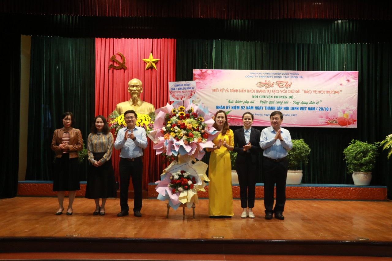 Công ty Đóng tàu Hồng Hà - Tổng cục CNQP  tổ chức các hoạt động chào mừng kỷ niệm 92 năm  ngày thành lập Hội LHPN Việt Nam